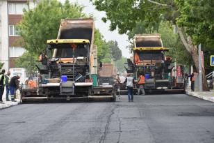 Büyükşehir, Şehit Birol Koç Caddesi’nin asfaltını yeniliyor