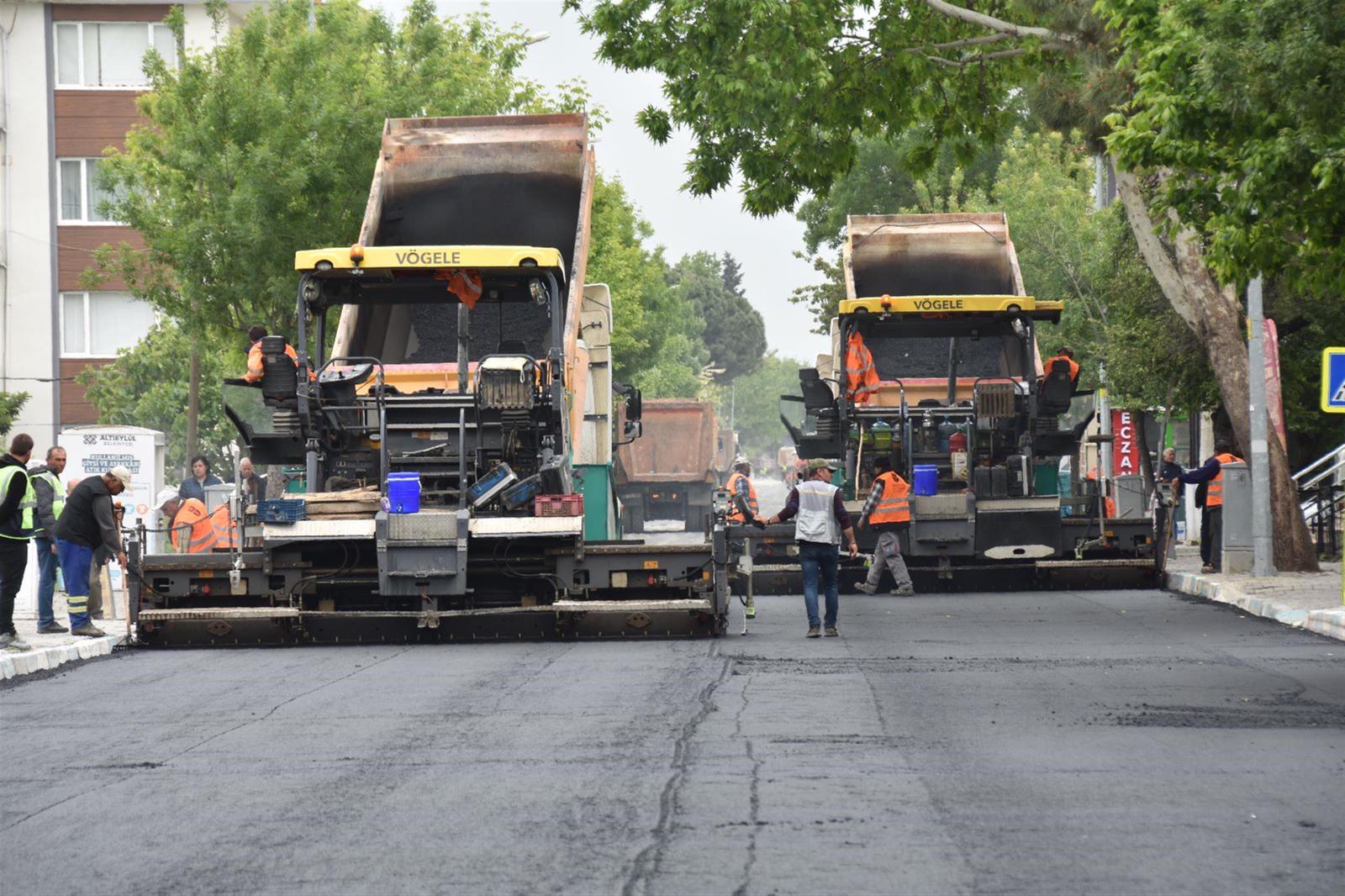 Büyükşehir, Şehit Birol Koç Caddesi’nin asfaltını yeniliyor