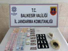 BURHANİYE DE UYUŞTURUCU SATICILARINA JANDARMA DAN DARBE