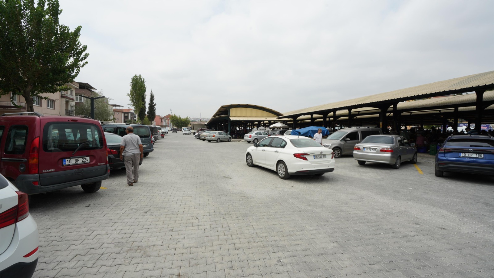 Vatandaş artık otopark için dört dönmüyor Pazarcının da vatandaşında yüzleri gülüyor Bir otopark yüzde 25 ciro artırdı