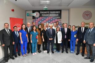 Vali İsmail Ustaoğlu, Atatürk Şehir Hastanesi bünyesinde kurulan Üremeye Yardımcı Tedavi Merkezi’nin açılışına katıldı.