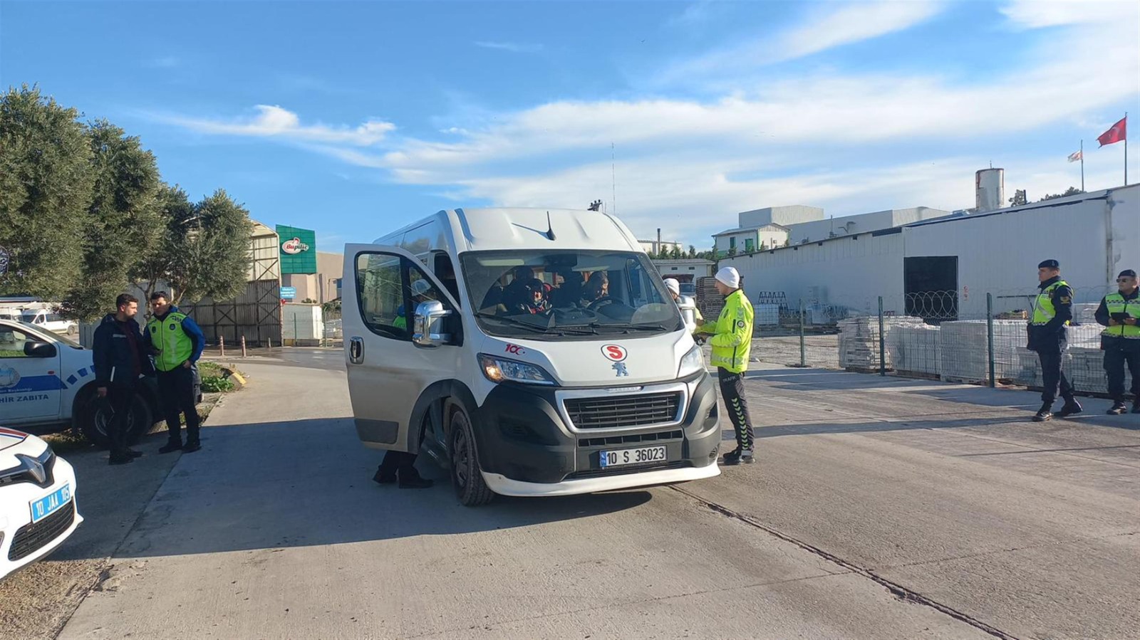 BALIKESİR BÜYÜKŞEHİR DEN SERVİS ARAÇLARINA SIKI DENETİM