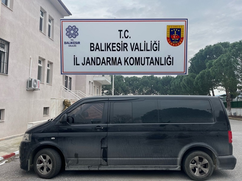 GÖÇMEN KAÇAKÇILARINA BALIKESİR JANDARMA DAN AMANSIZ TAKİP