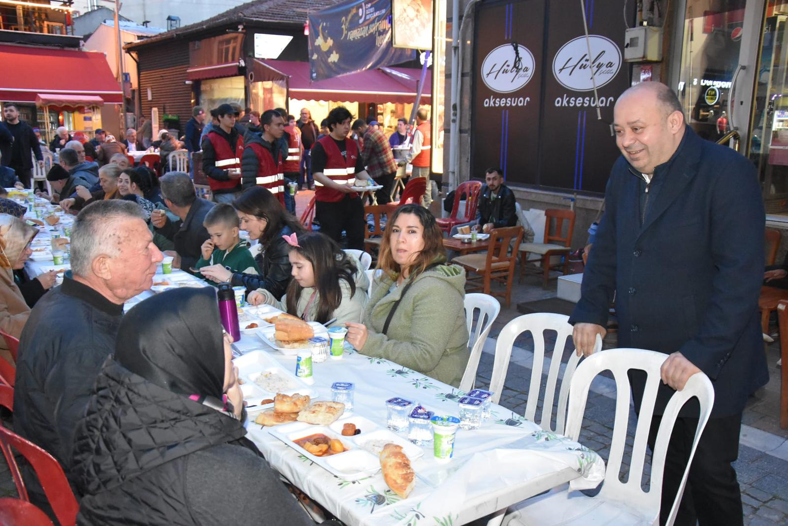 İBRAHİM PALAZ İFTARDA HEMŞEHRİLERİNİ DİNLEDİ